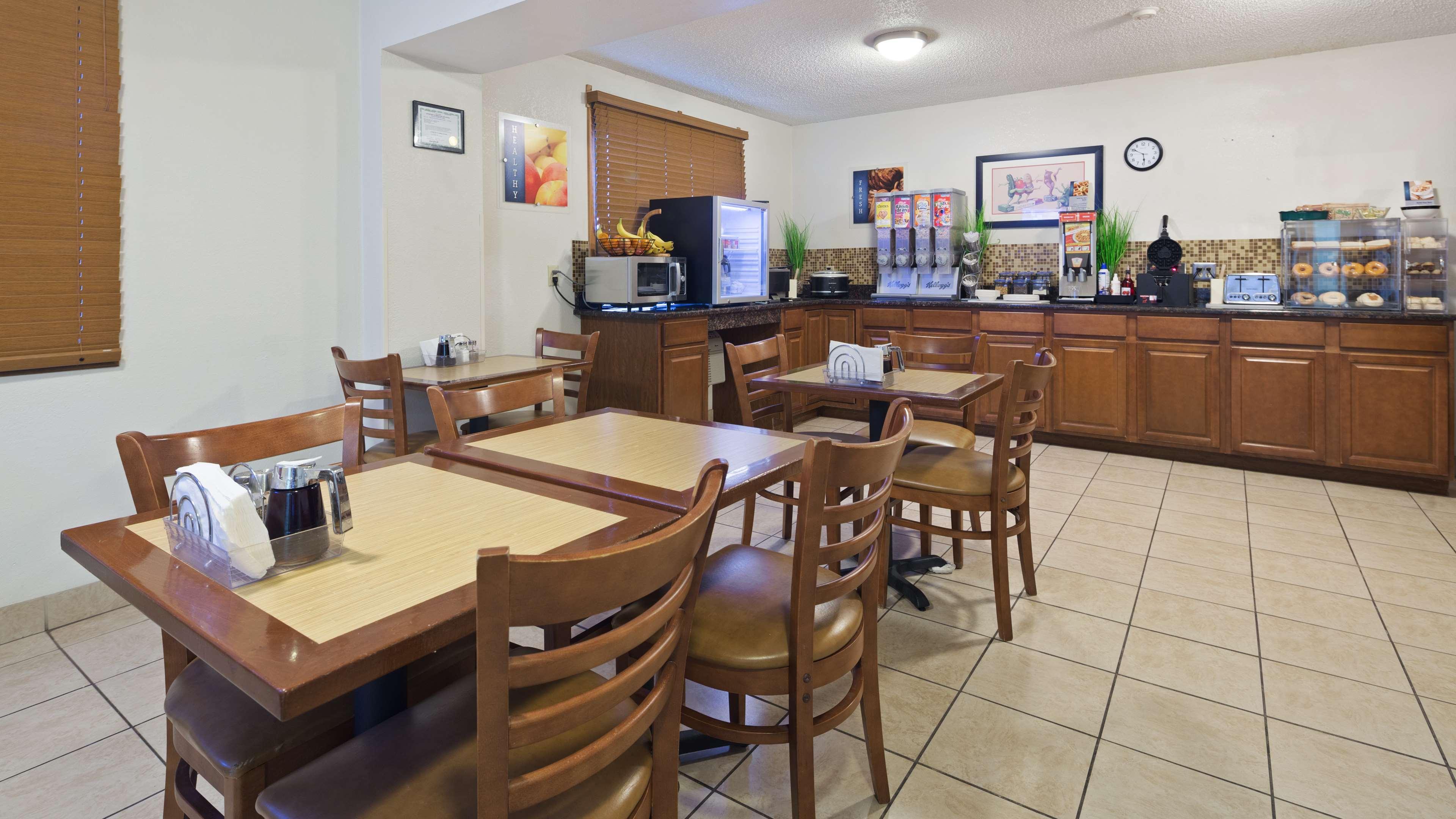 Best Western Mount Pleasant Inn Buitenkant foto